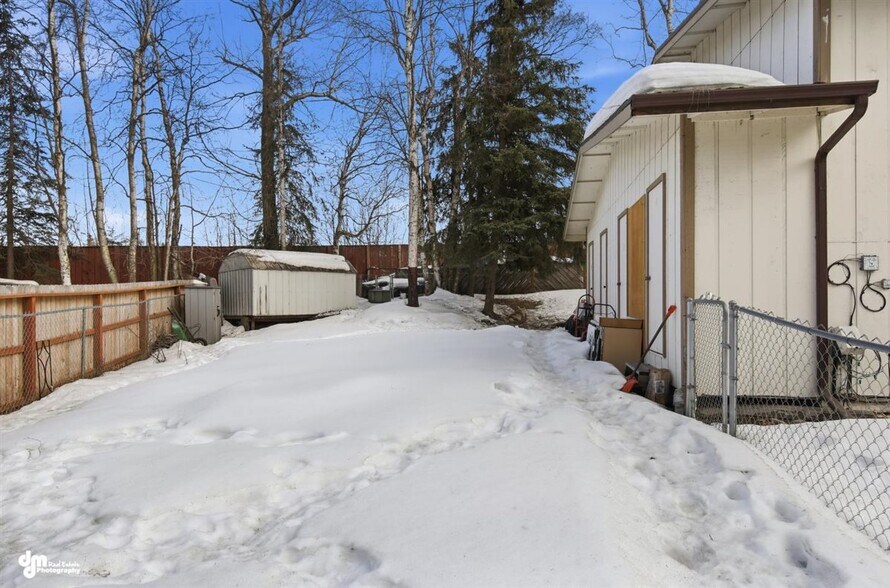 More Photos Of 12521 Tanada Loop, Anchorage Multifamily For Sale