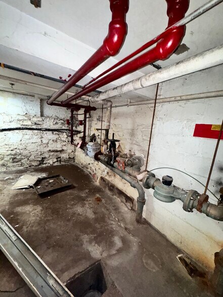 More Photos Of 950-952 Bergen St, Brooklyn Apartments For Sale