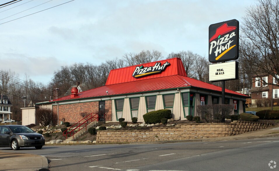 Primary Photo Of 305 N Jefferson St, New Castle Restaurant For Sale