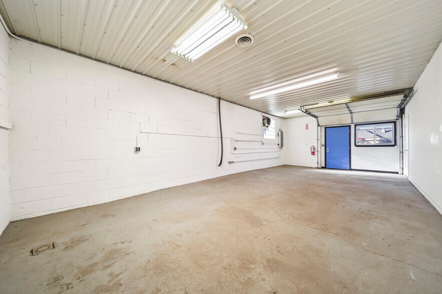 More Photos Of 105 S Ortonville Rd, Ortonville Freestanding For Sale