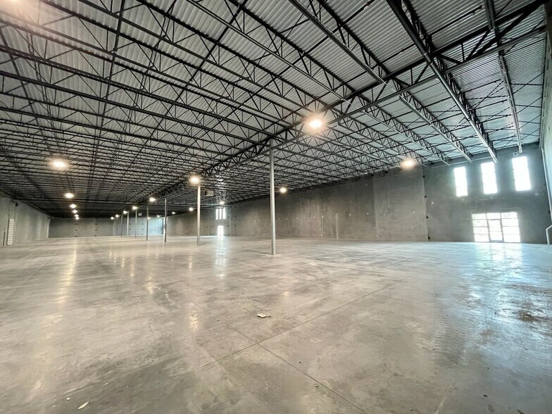 More Photos Of 8439 Palmetto Commerce Pky, Ladson Flex For Lease