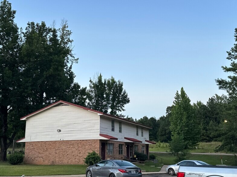 More Photos Of 1500 N Archusa Ave, Quitman Apartments For Sale