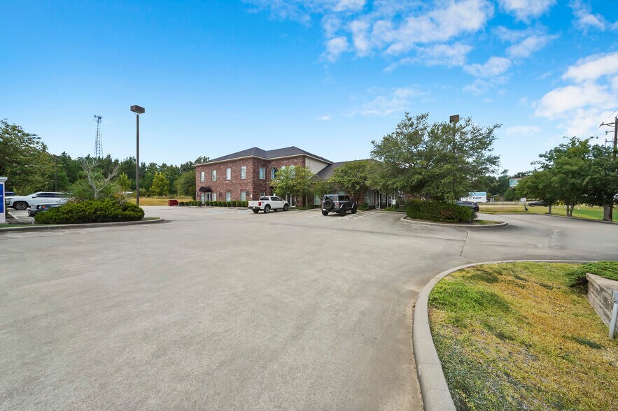 More Photos Of 14729 Highway 105 W, Montgomery Medical For Lease