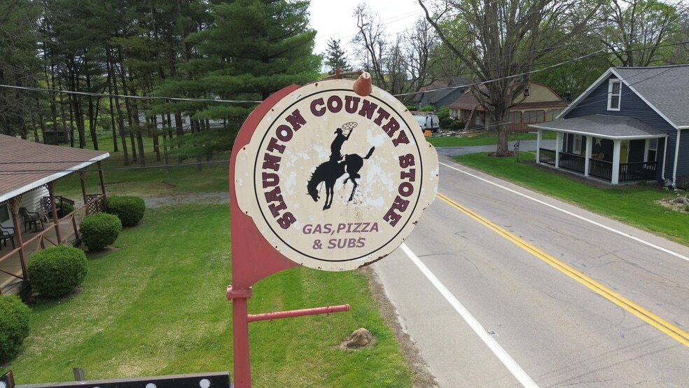 More Photos Of 17 OH-202, Troy Convenience Store For Sale