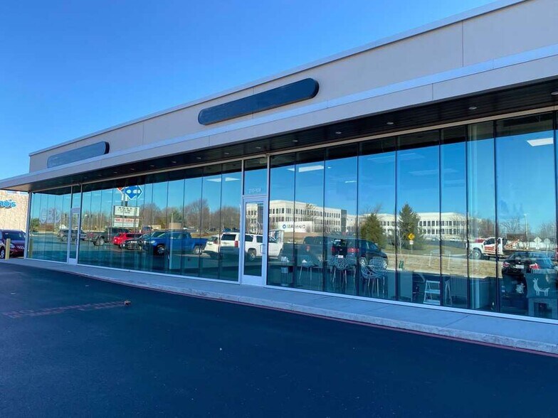 Primary Photo Of 210 W Republic Rd, Springfield Storefront Retail Office For Lease