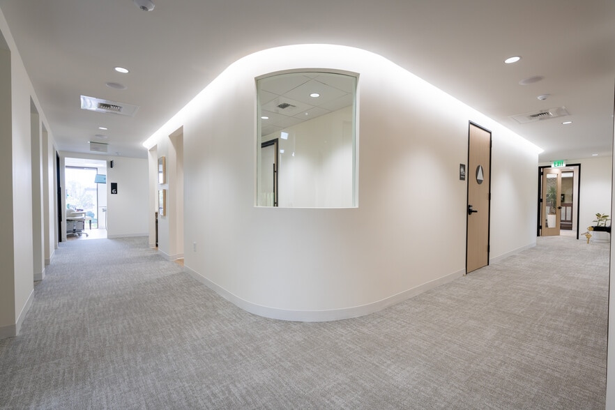 More Photos Of 16810-16816 Bernardo Center Dr, San Diego Medical For Lease