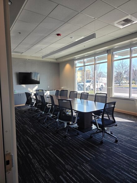 More Photos Of 2713 N 20th Ave, Pasco Office For Lease