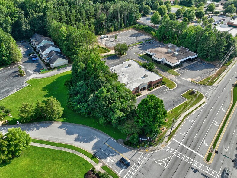 More Photos Of 500 W Lanier Ave, Fayetteville Land For Lease