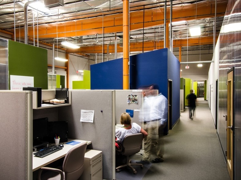 More Photos Of 131 Frogale Ct, Winchester Light Distribution For Lease