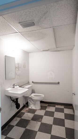 More Photos Of 37810 Medical Arts Ct, Zephyrhills Medical For Sale