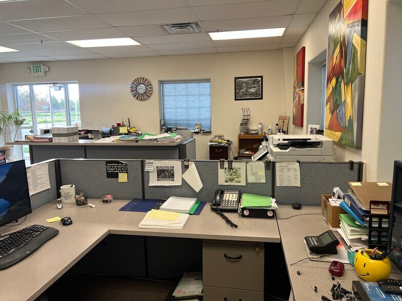 More Photos Of 2482 Progress Dr, Redding Manufacturing For Sale