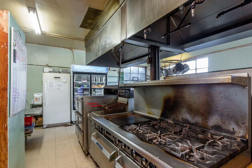 More Photos Of 222 Main St, Dayton Freestanding For Sale