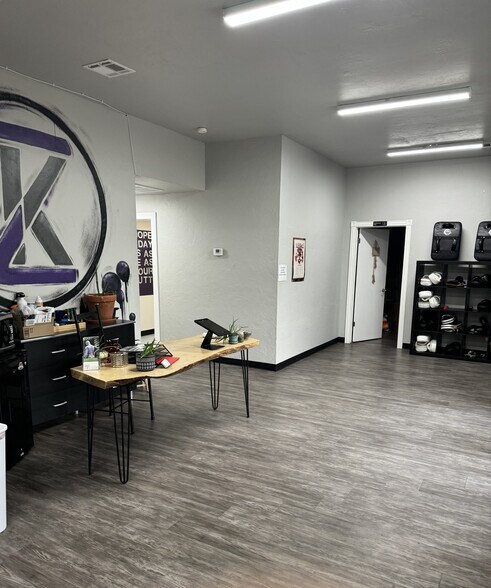 More Photos Of 1811 Industrial Blvd, Norman Light Distribution For Lease