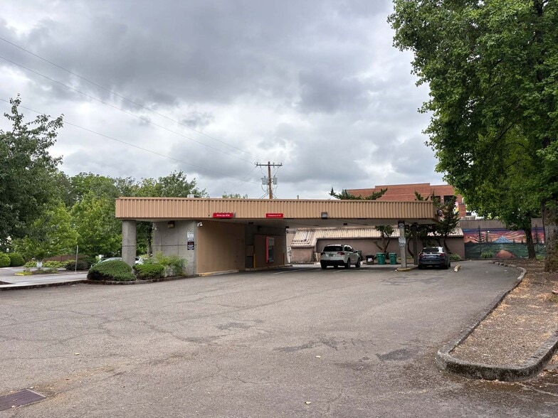 More Photos Of 10415 SE Main St, Milwaukie Bank For Sale