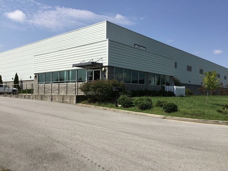 Primary Photo Of 100 Europia Ave, Oak Ridge Warehouse For Lease