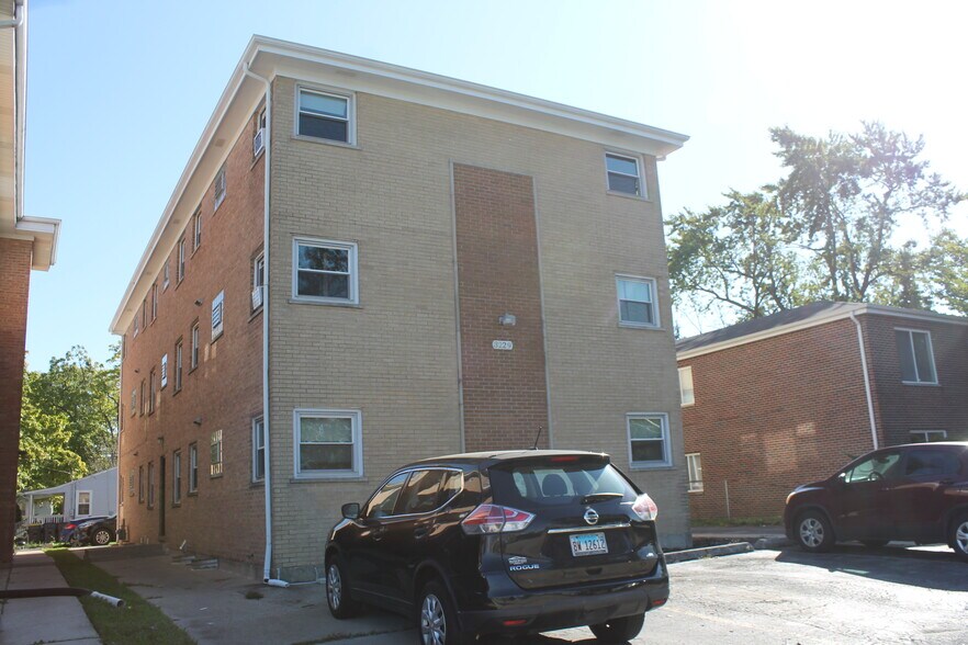 Primary Photo Of 3229 Commercial Ave, South Chicago Heights Apartments For Sale