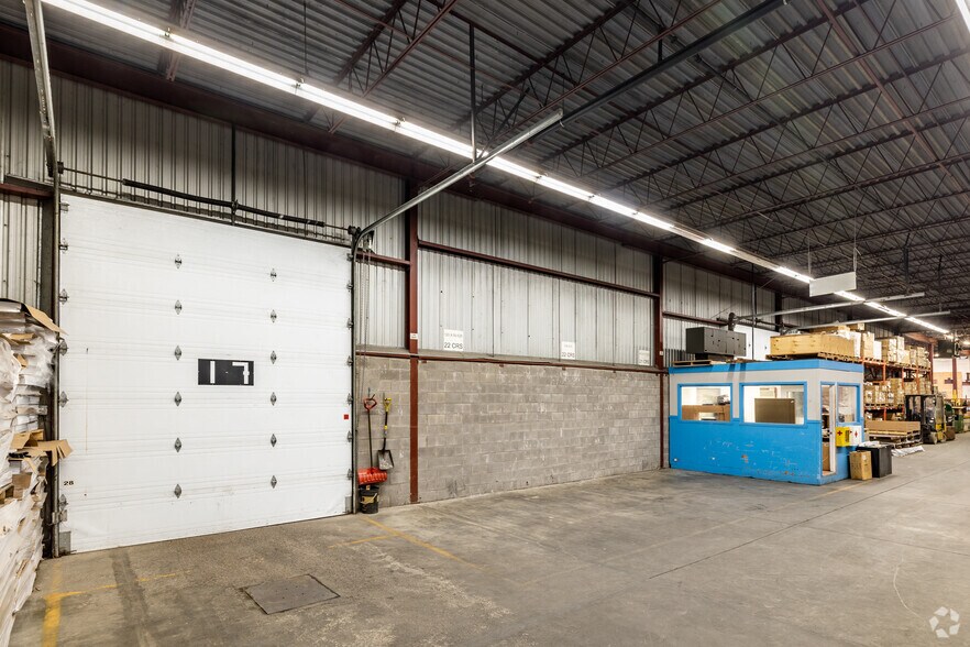 More Photos Of 9145 Rue Boivin, Montréal Light Manufacturing For Lease