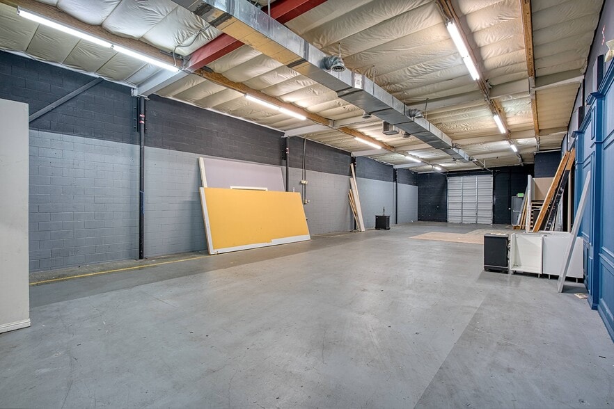 More Photos Of 8025 Remmet Ave, Canoga Park Light Manufacturing For Lease
