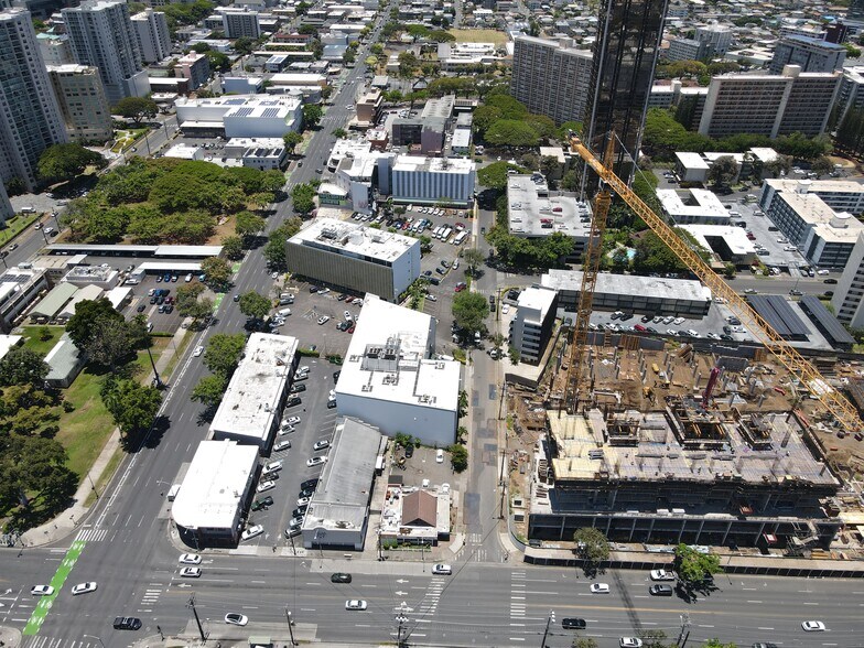 More Photos Of 1413-1427 King St, Honolulu Unknown For Lease