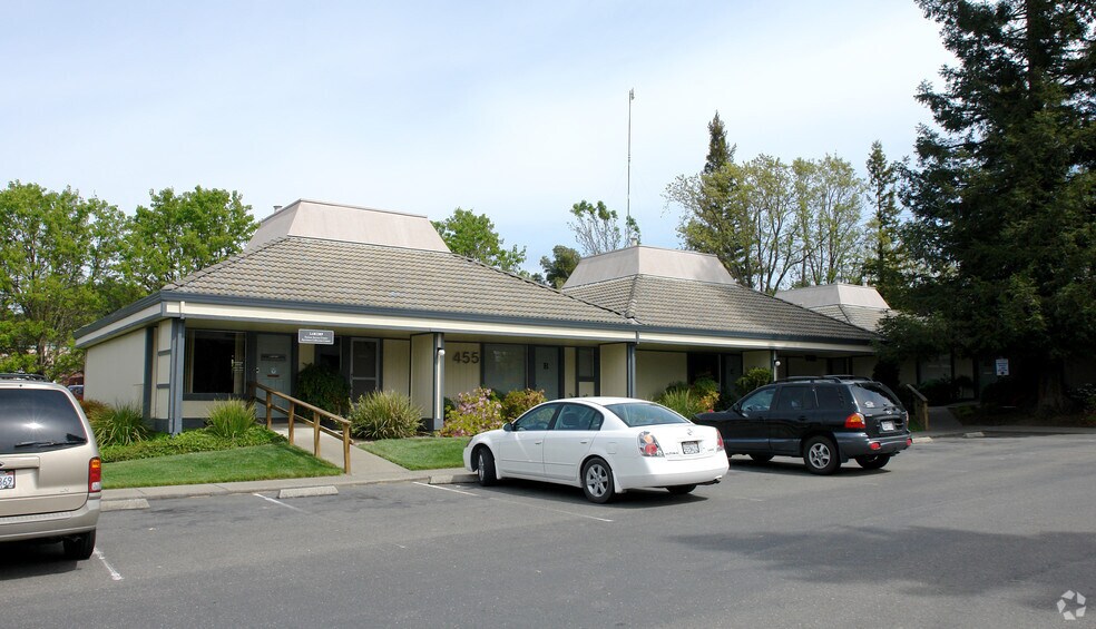Primary Photo Of 455 March Ave, Healdsburg Medical For Sale