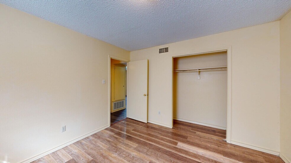 More Photos Of 120 37th st, Texarkana Apartments For Sale