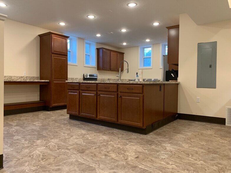 More Photos Of 120 Lake Ave NE, Hartville Religious Facility For Sale