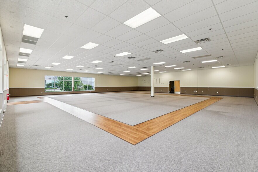 More Photos Of 3841 Route 42, Turnersville Storefront For Lease