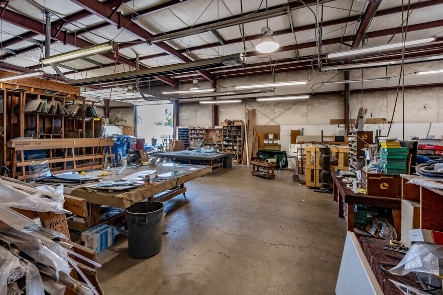 More Photos Of 2115 NE 3rd St, Bend Auto Repair For Sale