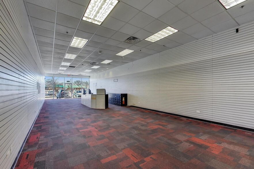 More Photos Of 17923-17927 Halsted St, Homewood Unknown For Lease