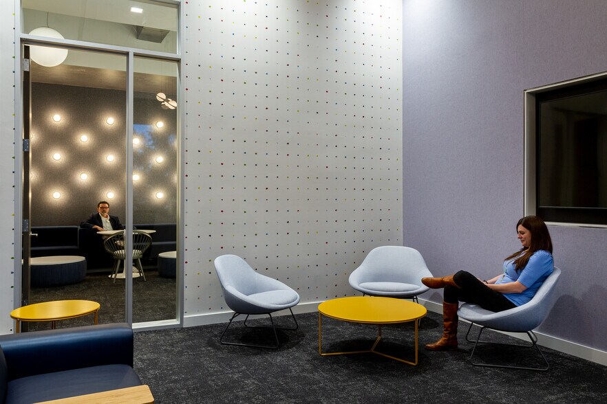 More Photos Of 3000 Pegasus Park Dr, Dallas Unknown For Lease