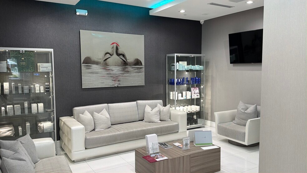 More Photos Of 585 NW 161st St, Miami Medical For Lease