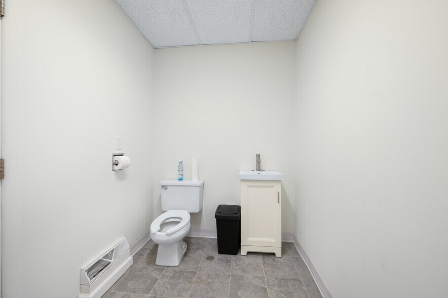 More Photos Of 605 N State St, Big Rapids Loft Creative Space For Sale