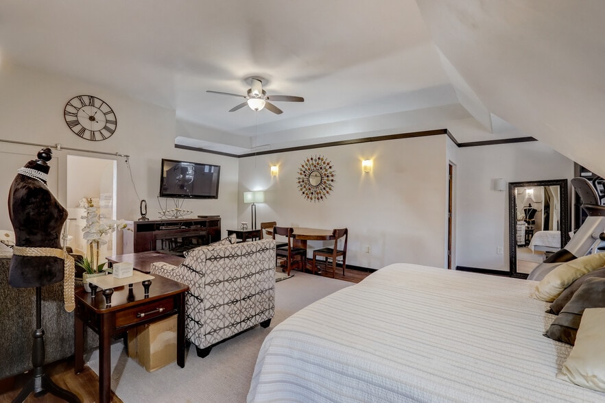 More Photos Of 3209 W Wells St, Milwaukee Hospitality For Sale