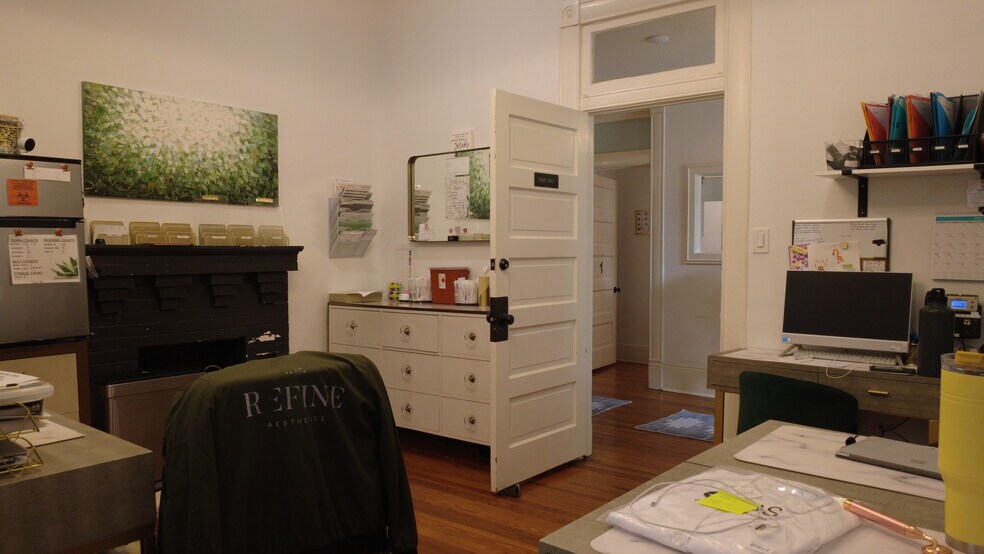 More Photos Of 713 W 14th St, Austin Office For Sale