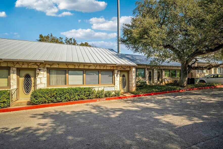 More Photos Of 11107 Wurzbach Rd, San Antonio Medical For Lease