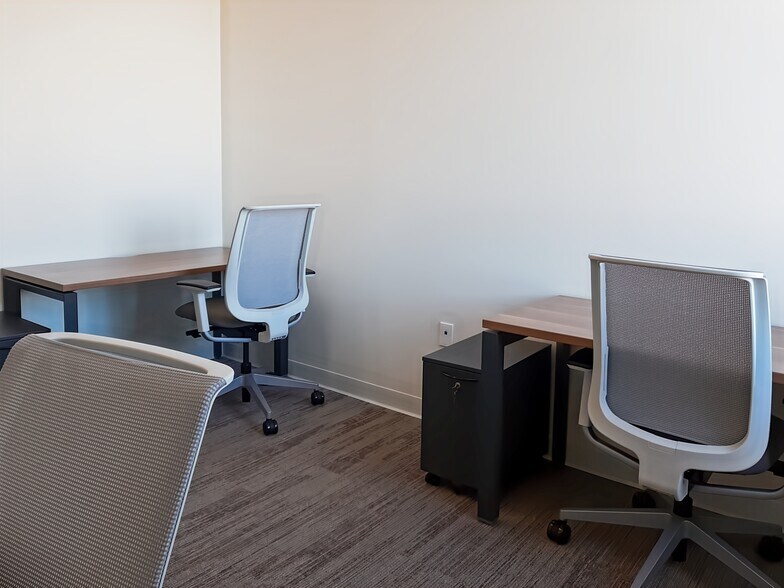 More Photos Of 8633-8799 N Port Washington Rd, Fox Point Coworking Space