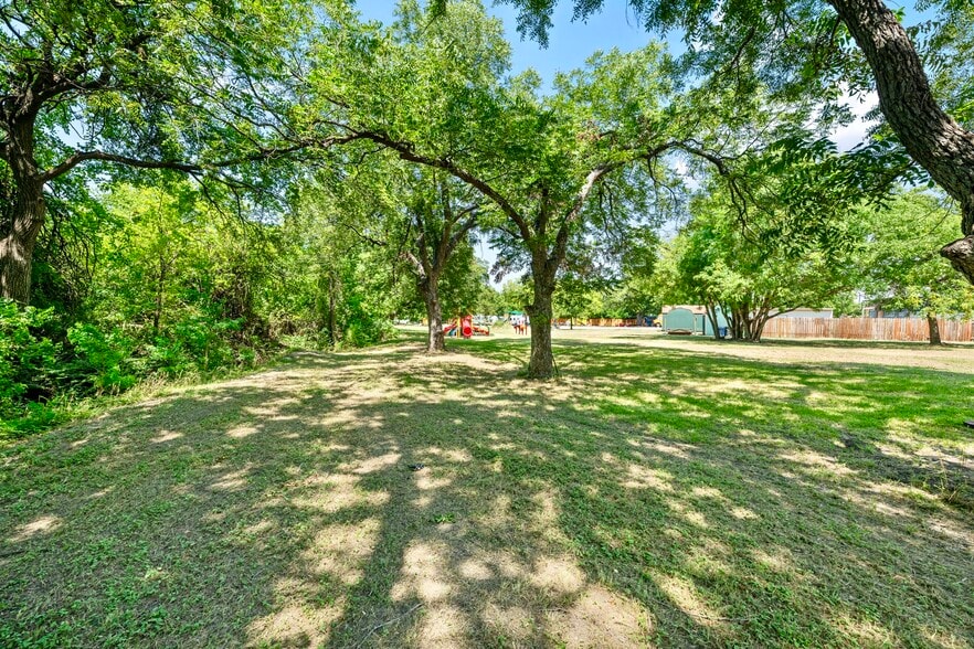 More Photos Of 303 W Broade St, Leander Land For Lease