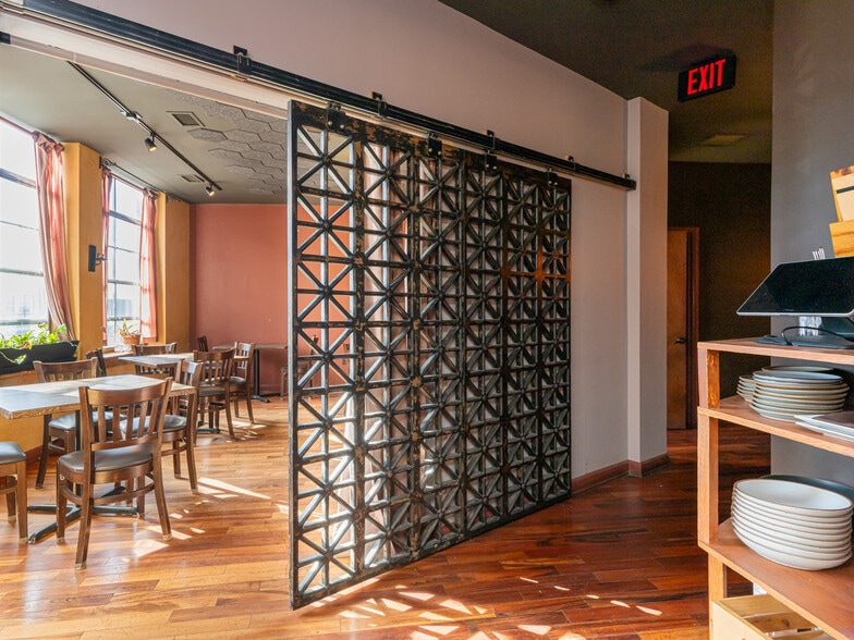 More Photos Of 24-28 Wall St, Asheville Storefront Retail Office For Lease