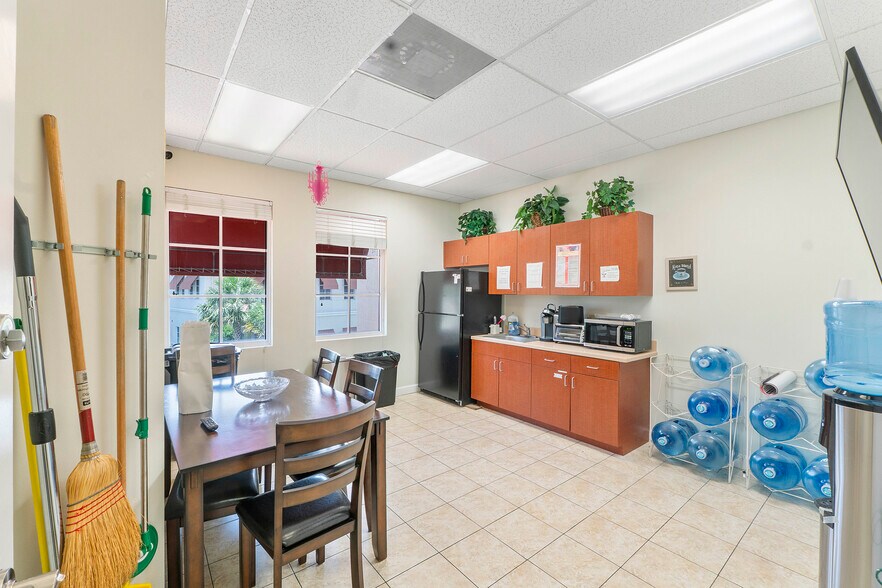 More Photos Of 5571 N University Dr, Coral Springs Office Residential For Sale