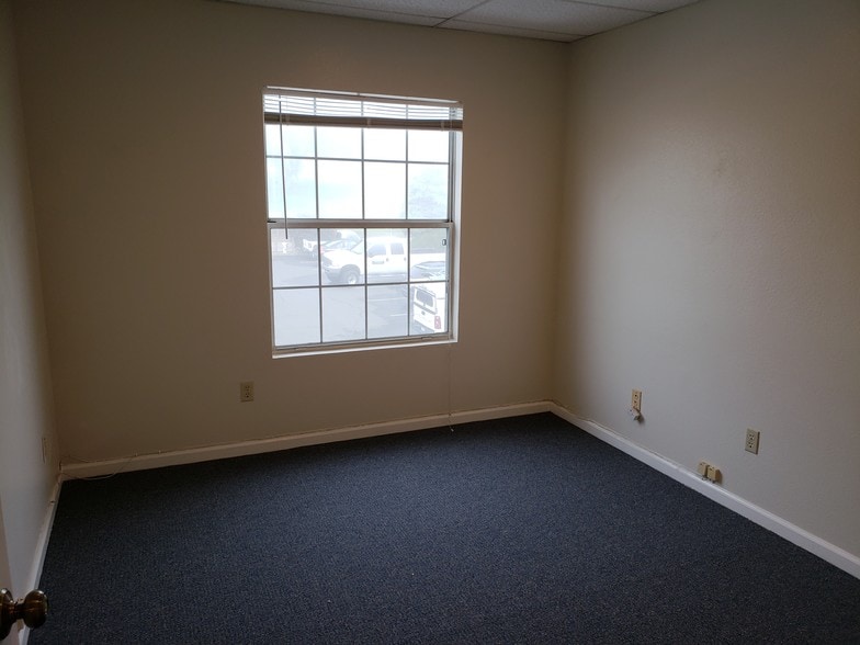 More Photos Of 1090 Adams St, Benicia Loft Creative Space For Lease