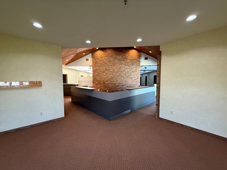 More Photos Of 933 Pine Grove Ave, Port Huron Medical For Sale