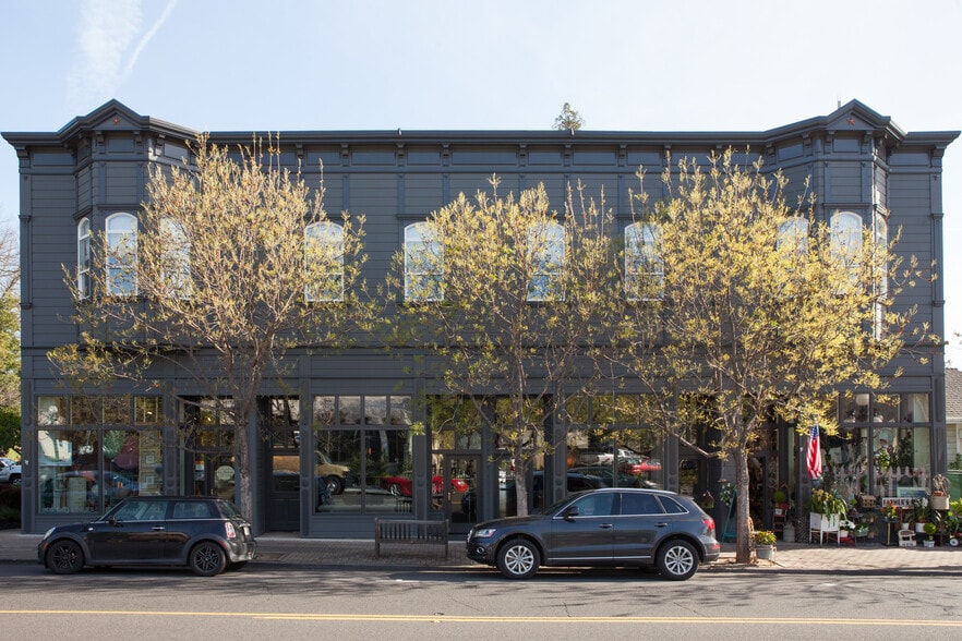 More Photos Of 1420-1428 Main St, Saint Helena Hotel For Sale