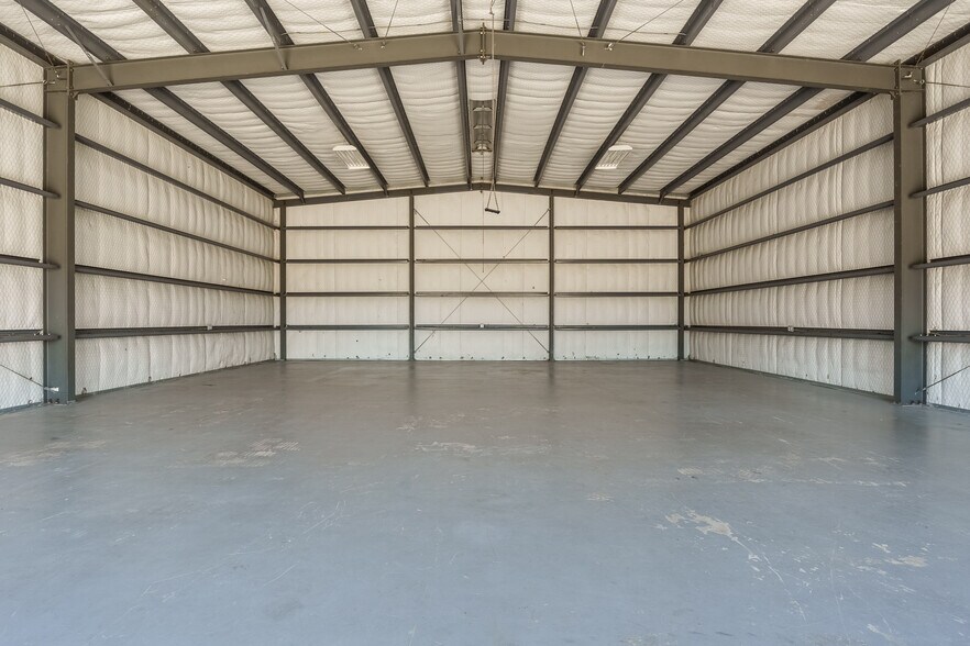 More Photos Of 407 10th st, Fulton Industrial For Sale