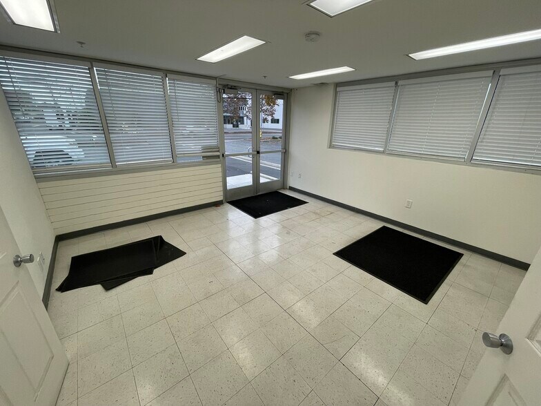 More Photos Of 1175 Obrien Dr, Menlo Park Manufacturing For Lease