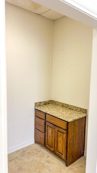 More Photos Of 3118 County 1107 rd, Midland Warehouse For Lease