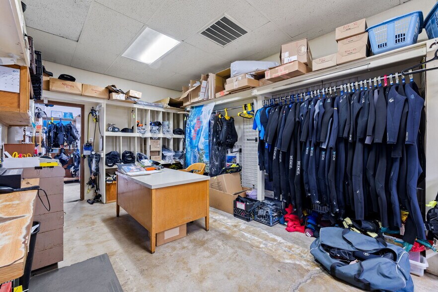 More Photos Of 2112 Armory Dr, Santa Rosa Freestanding For Sale