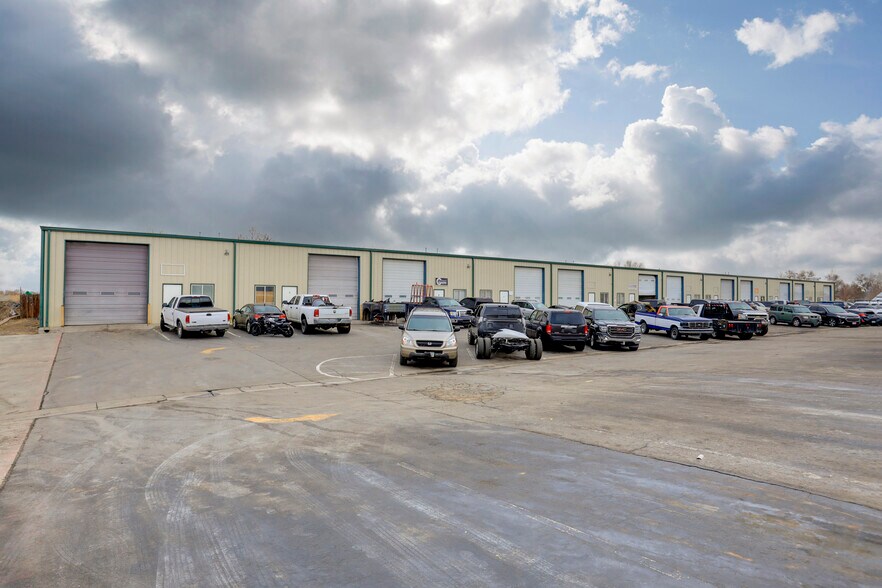 More Photos Of 8085 Oneida St, Commerce City Unknown For Lease