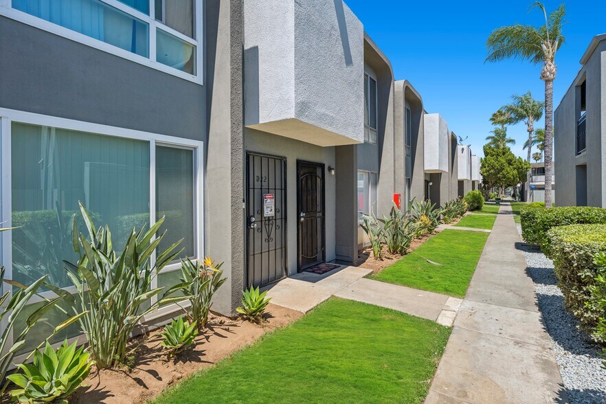 More Photos Of 848 N Mollison Ave, El Cajon Apartments For Sale