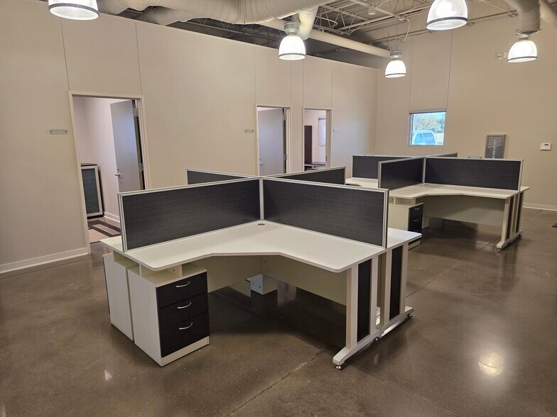 More Photos Of 5486 Airline Dr, Bossier City Office For Sale