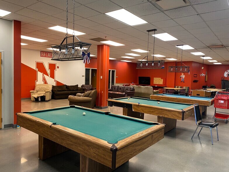 More Photos Of 2551 Dodge St, Omaha Office For Sale